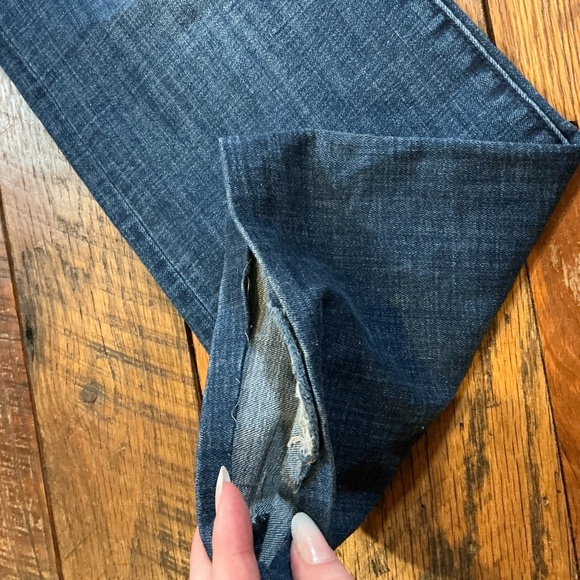 True Religion Becca Mid Rise Bootcut Jeans Women’s Size 31 Blue Denim Stretch - Picture 10 of 13